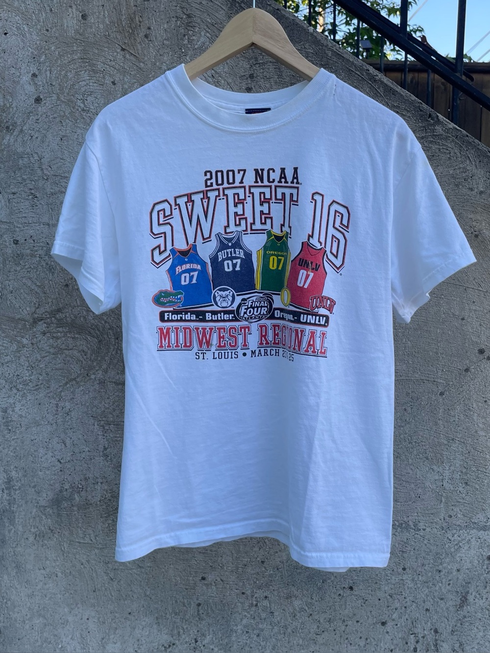 2007 NCAA Sweet 16 Midwest Regional college basketball t-shirt size medium